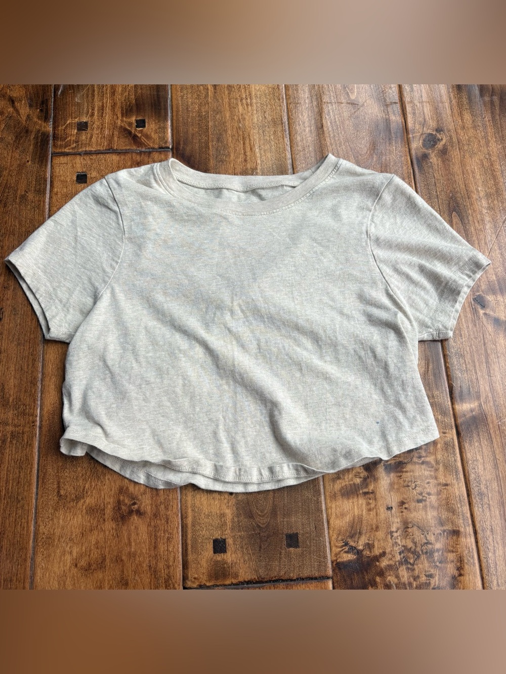 PacSun cropped tee